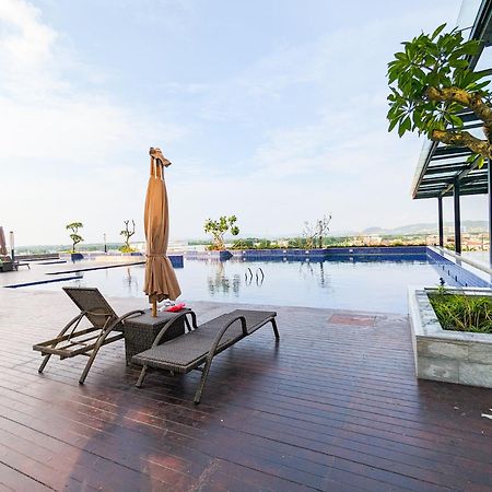 Lovina 1615 At Pollux Meisterstadt Batam Экстерьер фото