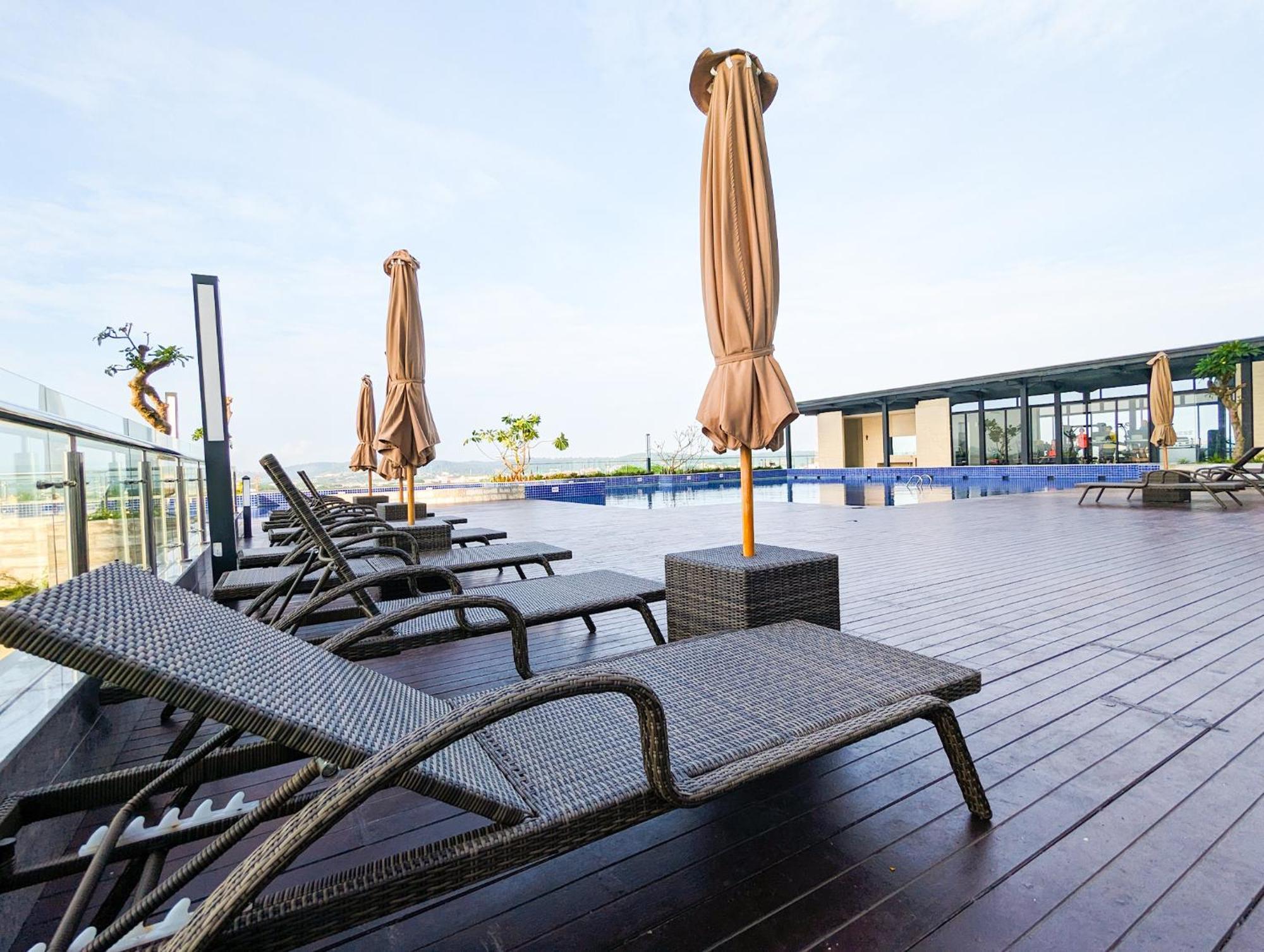 Lovina 1615 At Pollux Meisterstadt Batam Экстерьер фото