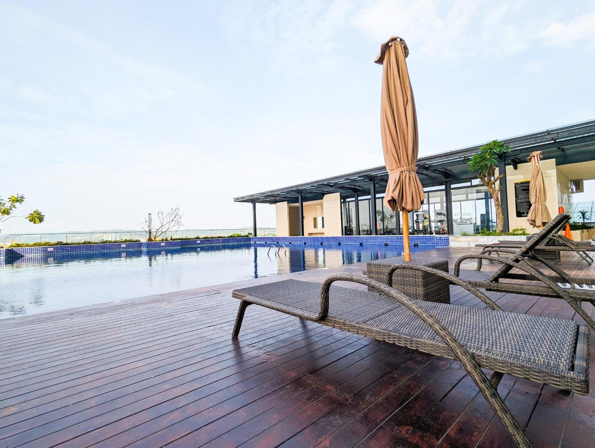 Lovina 1615 At Pollux Meisterstadt Batam Экстерьер фото